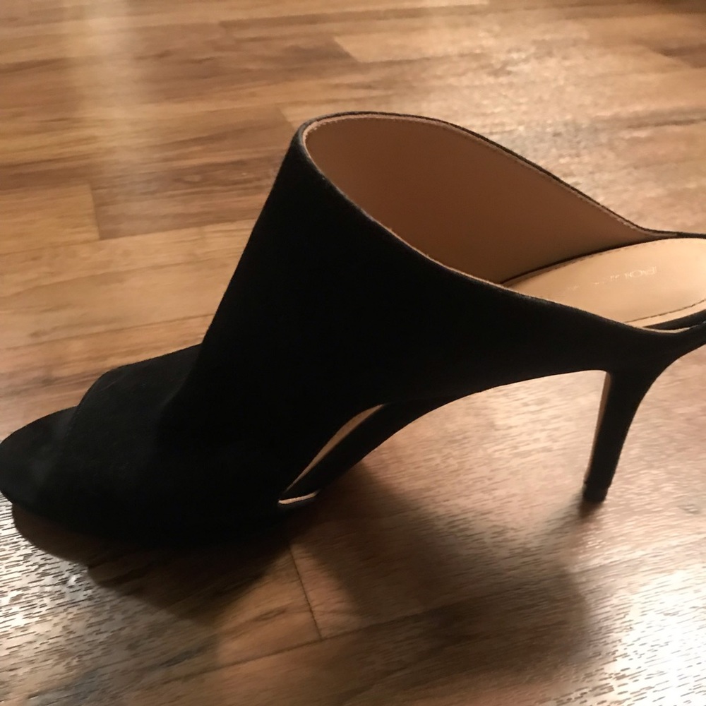 Pour La Victoire Cut-Out Suede Mules